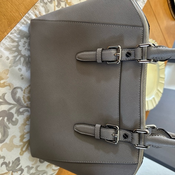 Michael korks , basically new I never used honestly , is in perfect condition - Picture 2 of 9